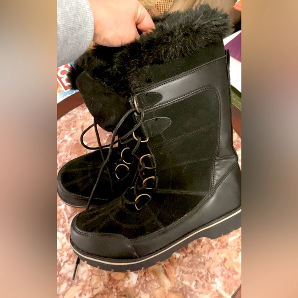 NWOT Waterproof Leather with Faux Fur Collar Black Boots Size 8  Only tried on!! - Picture 5 of 9